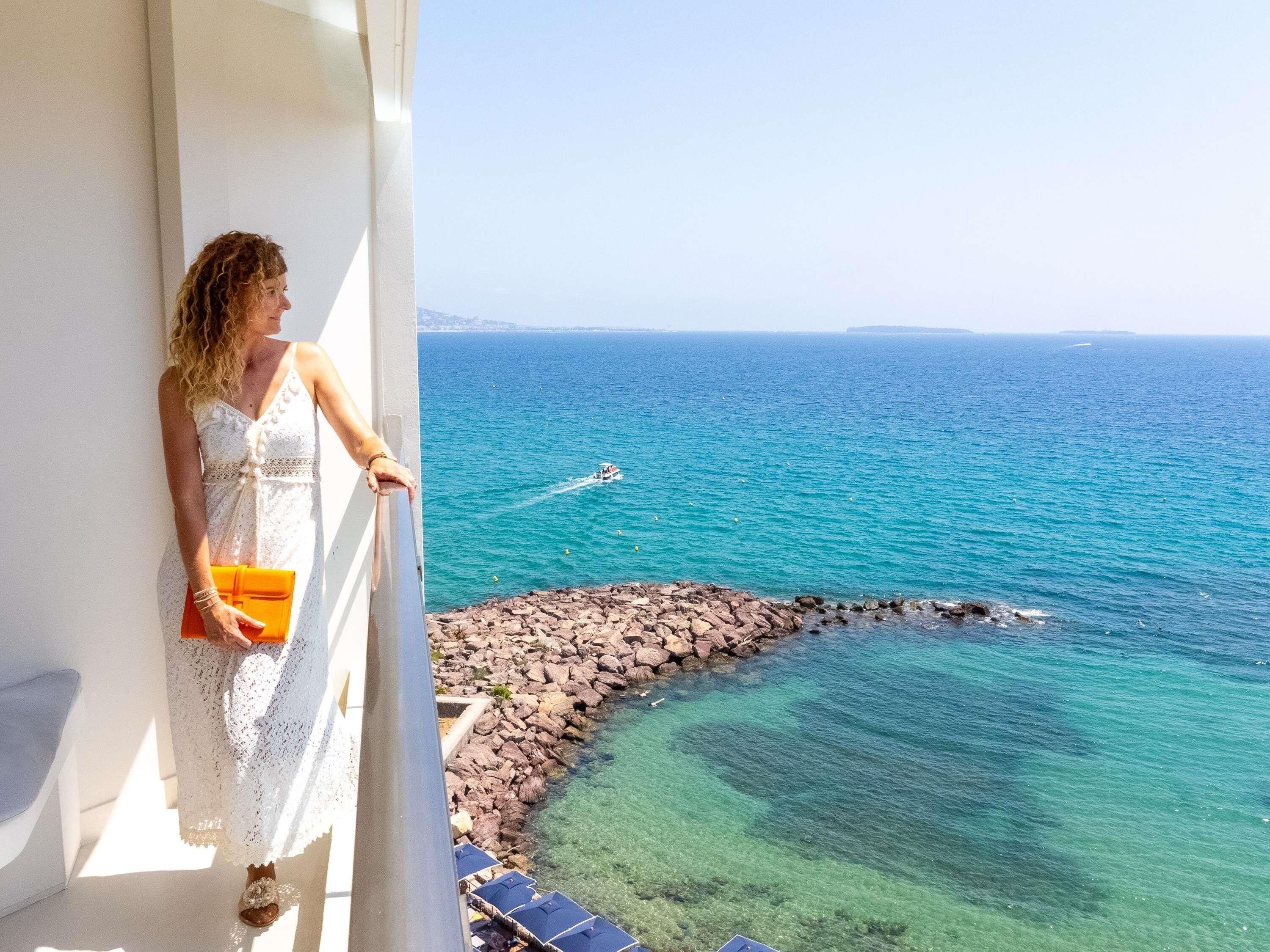 Superior Suite, 1 King Bed, Terrace | Premium bedding, pillowtop beds, in-room safe, desk