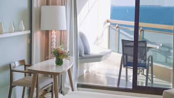 Chambre Deluxe, 1 trÚs grand lit, terrasse, vue mer | Literie de qualité supérieure, surmatelas