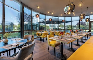 Dagelijks ontbijtbuffet (EUR 12 per persoon)