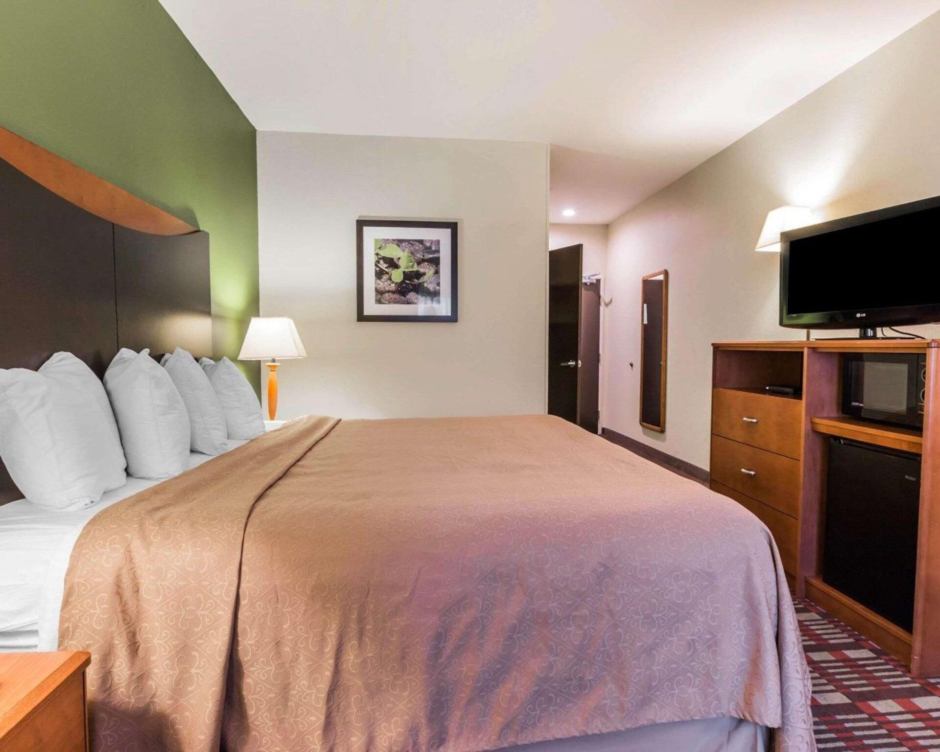 Premium bedding, pillowtop beds, desk, blackout drapes