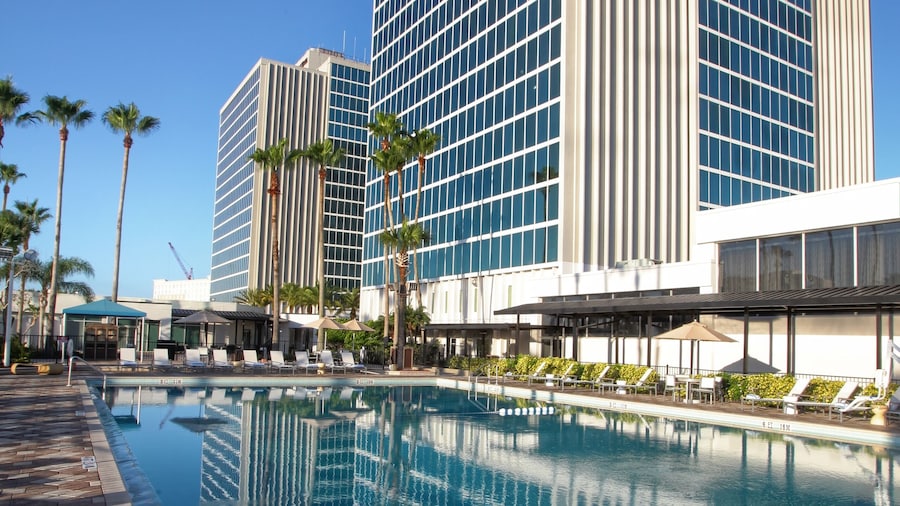 DoubleTree by Hilton at the Entrance to Universal Orlando