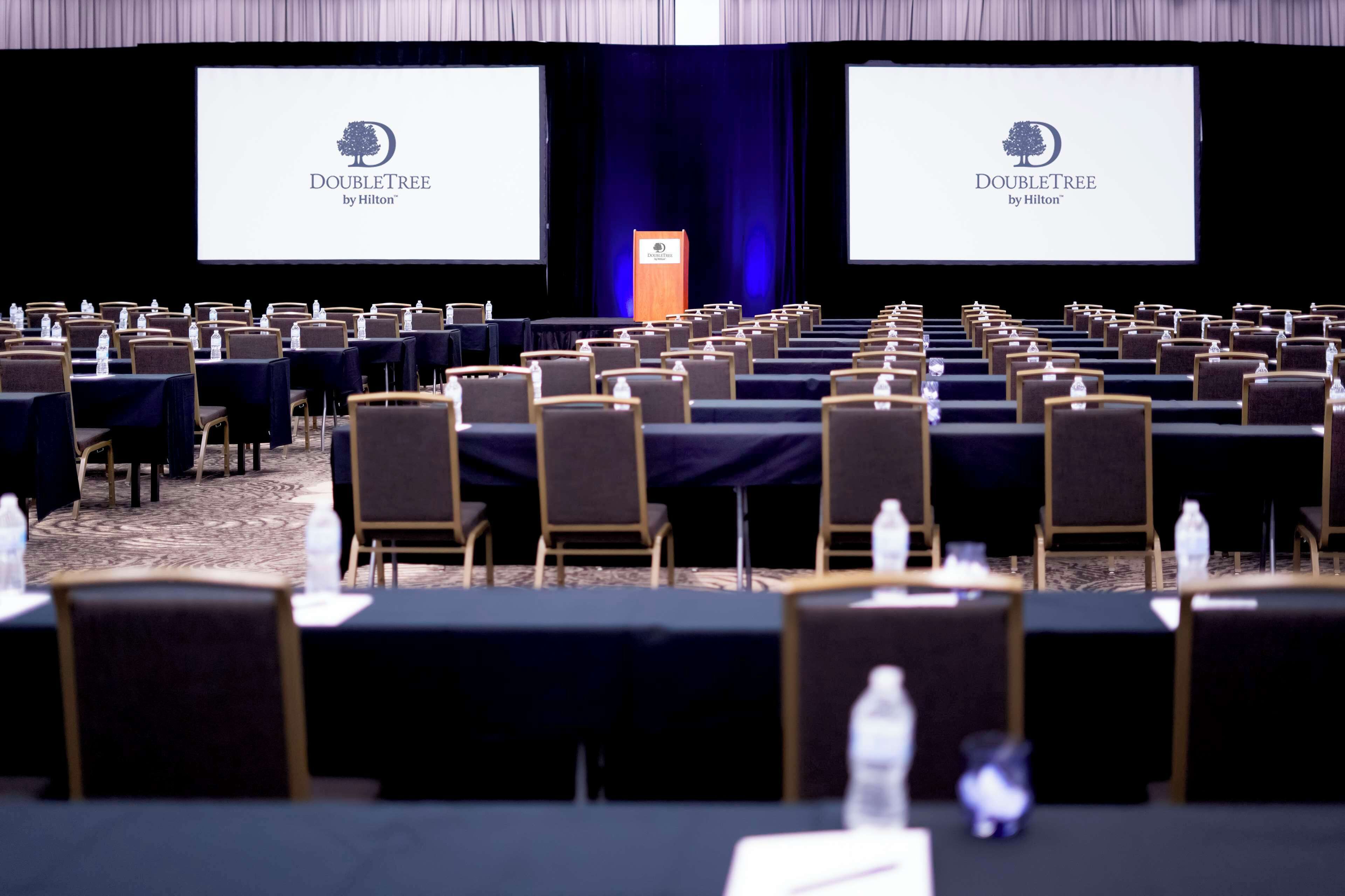 Photo - DoubleTree by Hilton at the Entrance to Universal Orlando