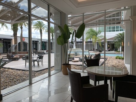 DoubleTree by Hilton at the Entrance to Universal Orlando - Image 36