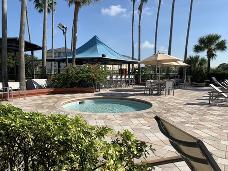 DoubleTree by Hilton at the Entrance to Universal Orlando - Image 48