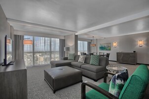 Room (Parlor) | Living area | 50-inch flat-screen TV with cable channels, TV, pay movies