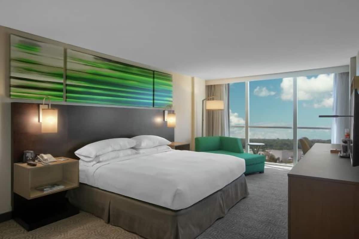 In-room safe, desk, laptop workspace, iron/ironing board