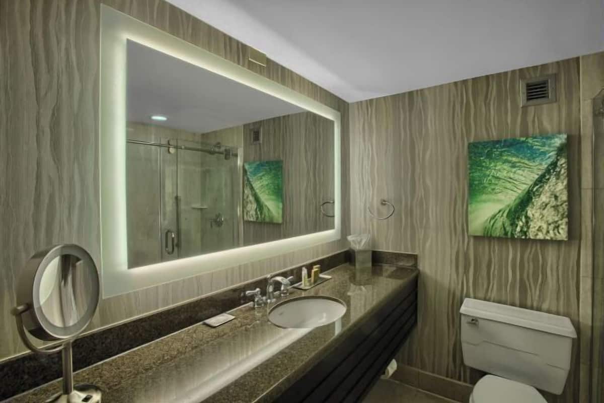 Kostenlose Toilettenartikel, Haartrockner, Handtücher, Seife