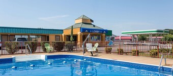Days Inn by Wyndham Dickson