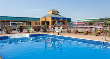 Days Inn by Wyndham Dickson