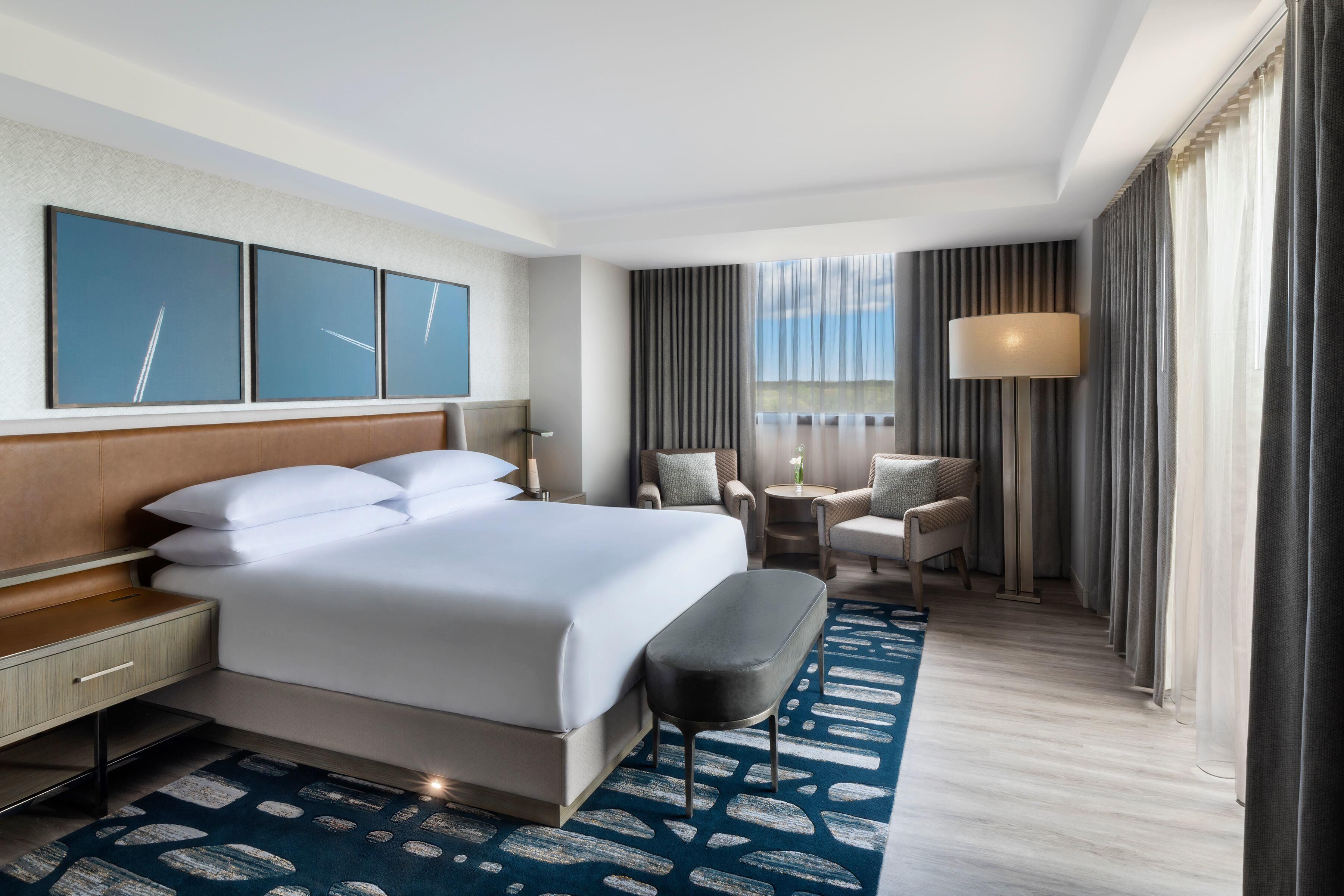 Presidential Suite Premier Tower | Premium bedding, in-room safe, desk, laptop workspace
