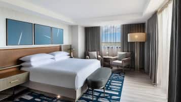 Presidential Suite Premier Tower | Premium bedding, in-room safe, desk, laptop workspace