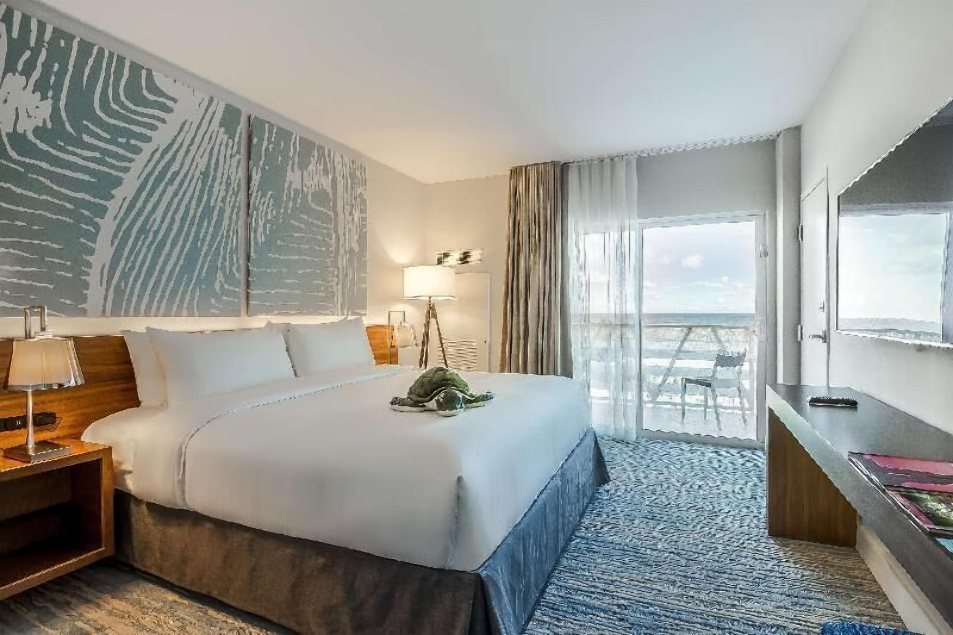 Hochwertige Bettwaren, Daunenbettdecken, Pillowtop-Betten, Zimmersafe