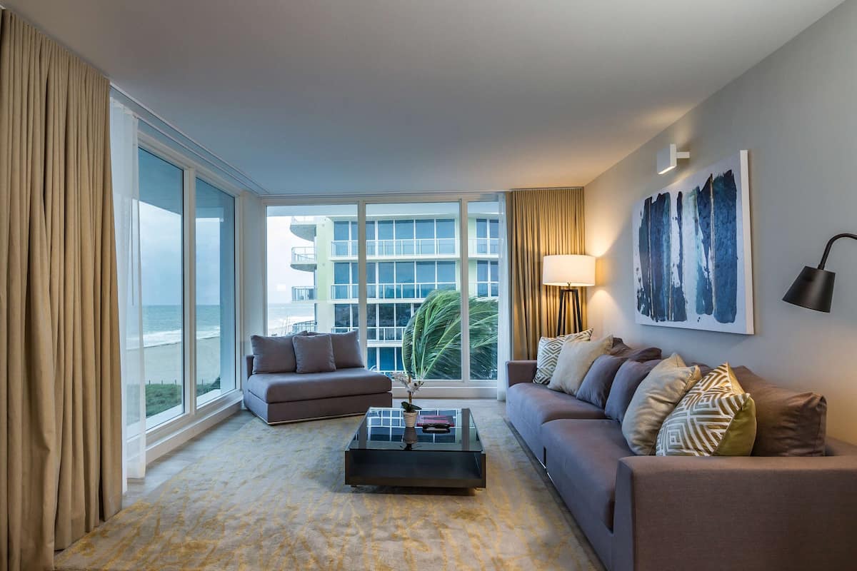 Penthouse - 1 kingsize-sÀng med bÀddsoffa - vid havet (Master Oceanfront One Bedroom Suite) | SÀngtillbehör av högsta kvalitet, duntÀcken och bÀddmadrasser