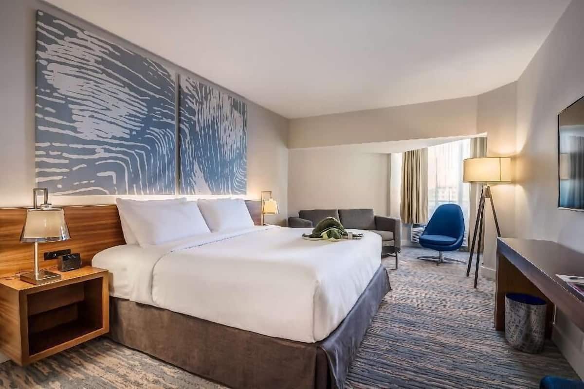 Hochwertige Bettwaren, Daunenbettdecken, Pillowtop-Betten, Zimmersafe