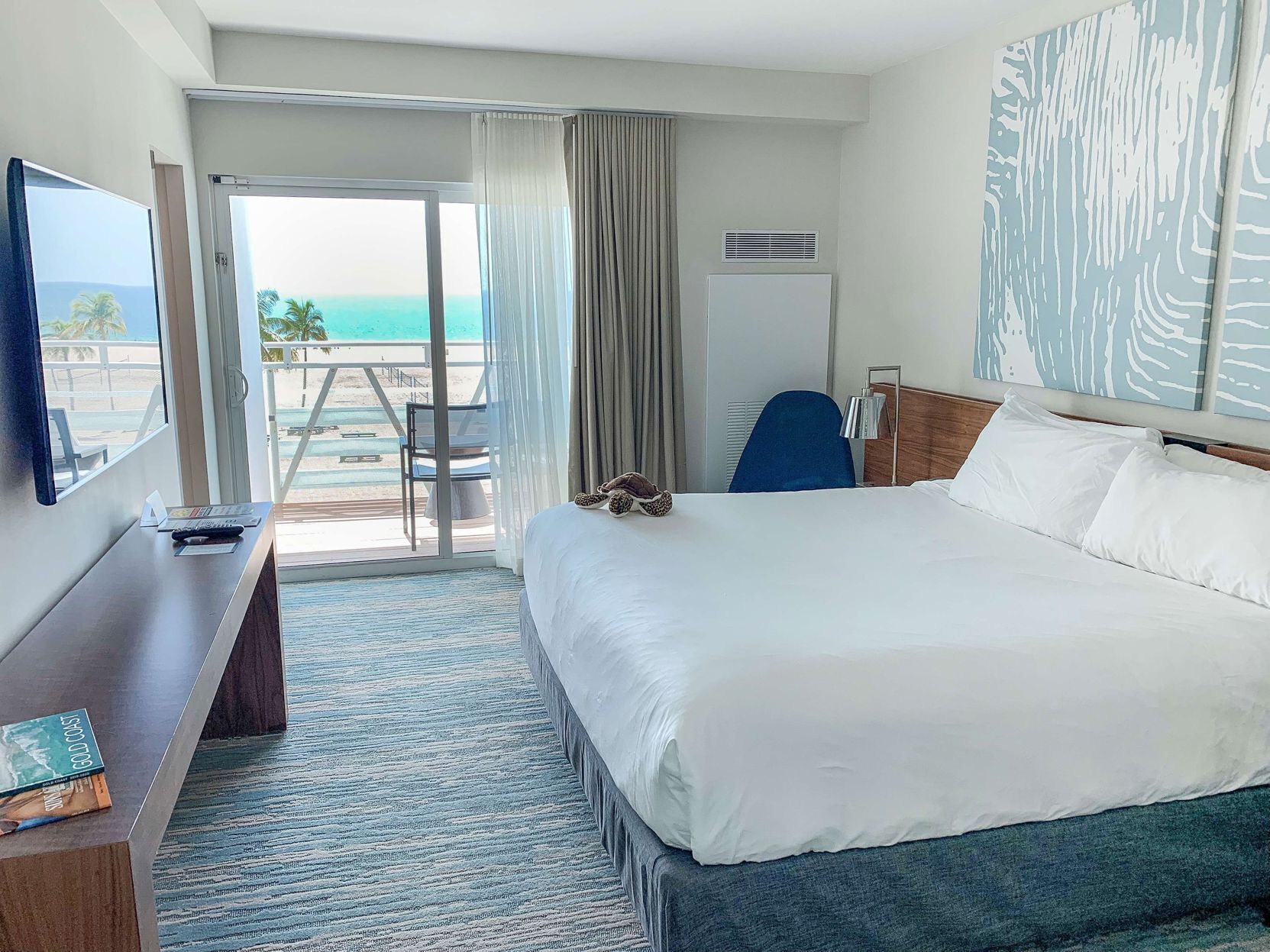 Hochwertige Bettwaren, Daunenbettdecken, Pillowtop-Betten, Zimmersafe