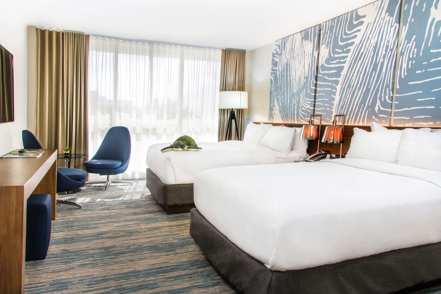 Hochwertige Bettwaren, Daunenbettdecken, Pillowtop-Betten, Zimmersafe