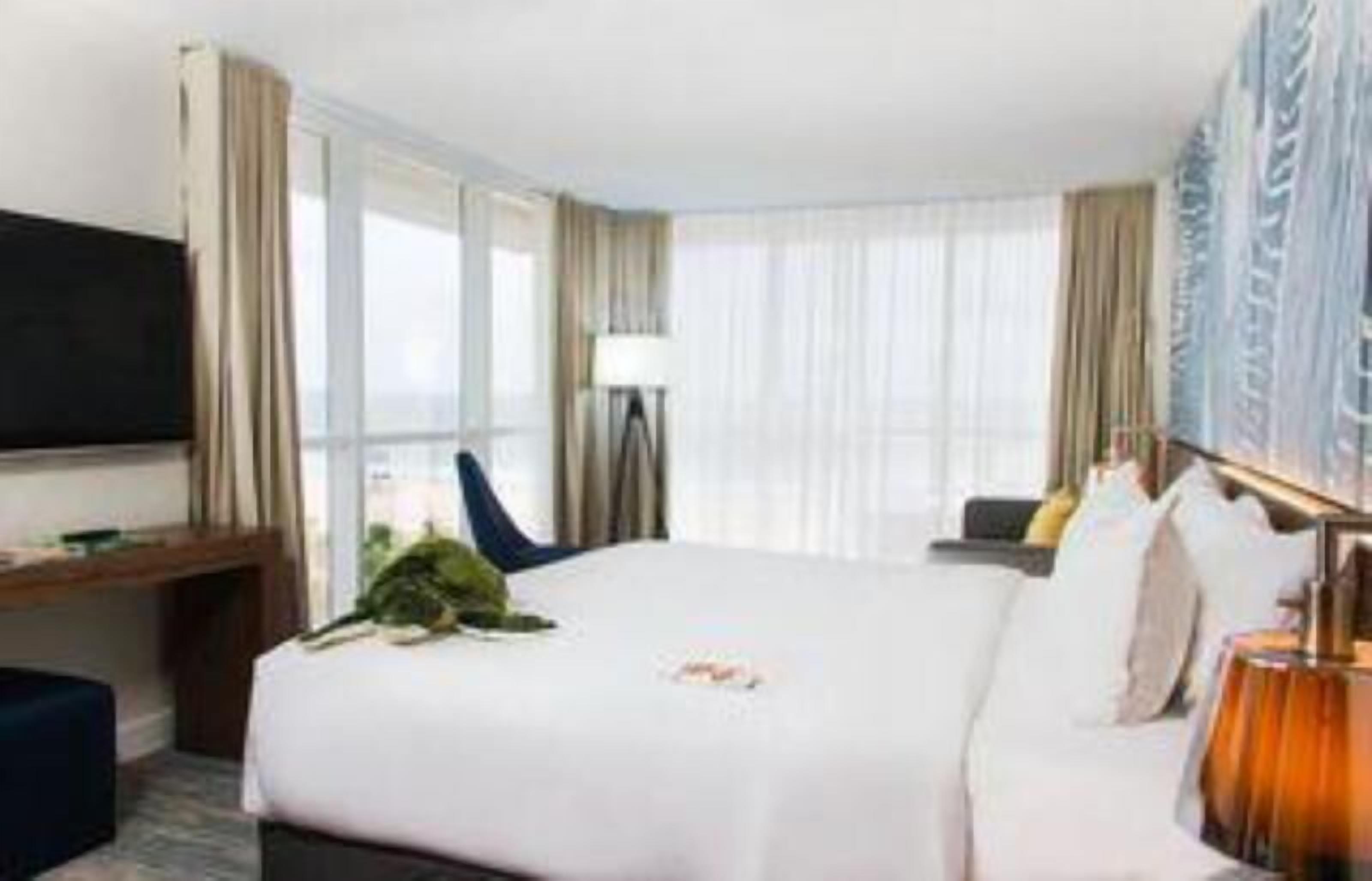 Hochwertige Bettwaren, Daunenbettdecken, Pillowtop-Betten, Zimmersafe