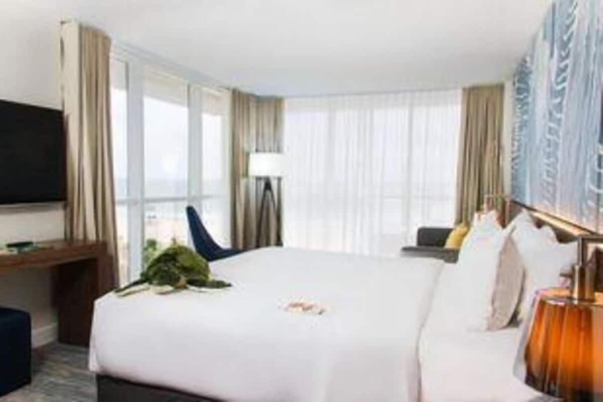 Hochwertige Bettwaren, Daunenbettdecken, Pillowtop-Betten, Zimmersafe