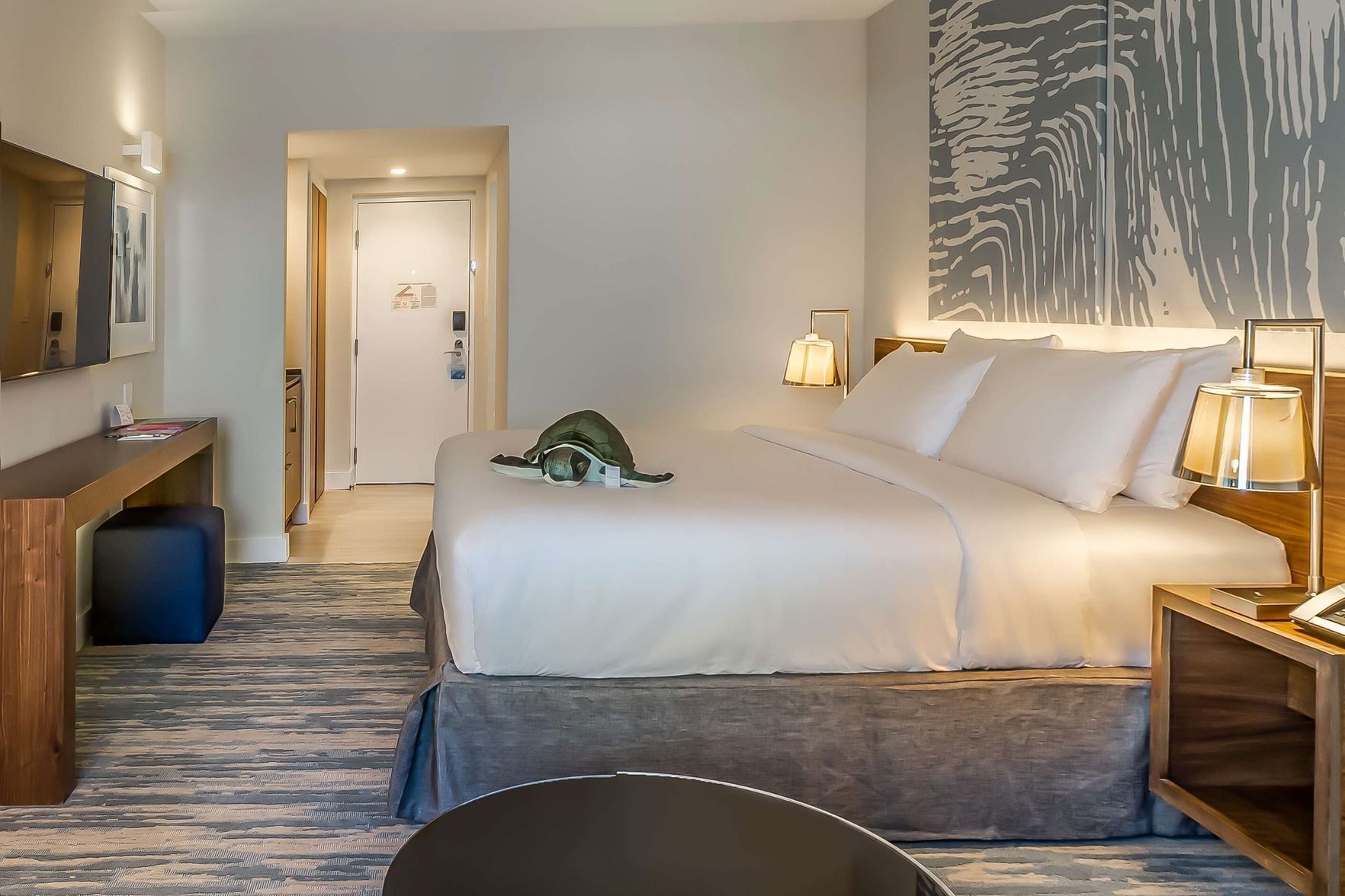 Literie de qualité, couette en duvet, lit avec matelas à plateau-coussin
