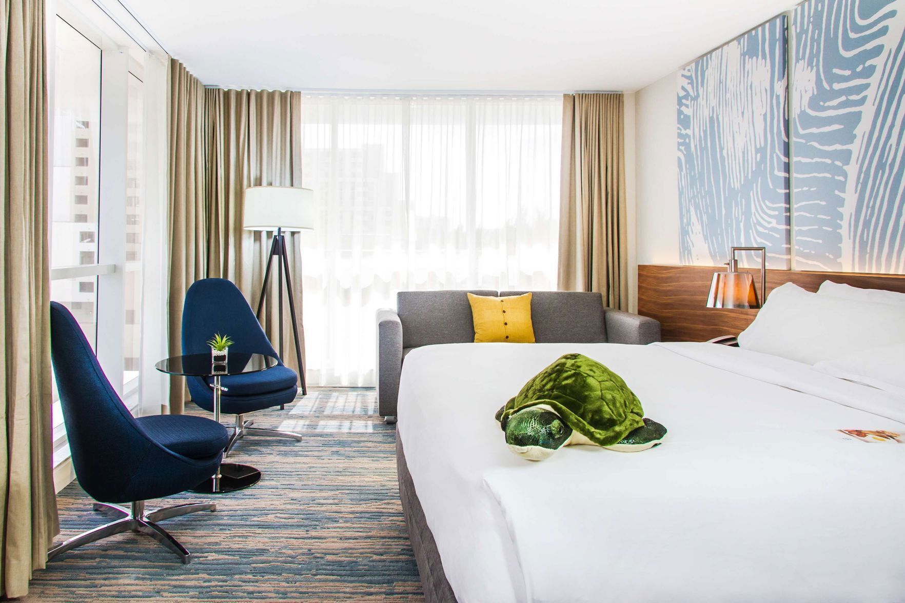 Hochwertige Bettwaren, Daunenbettdecken, Pillowtop-Betten, Zimmersafe