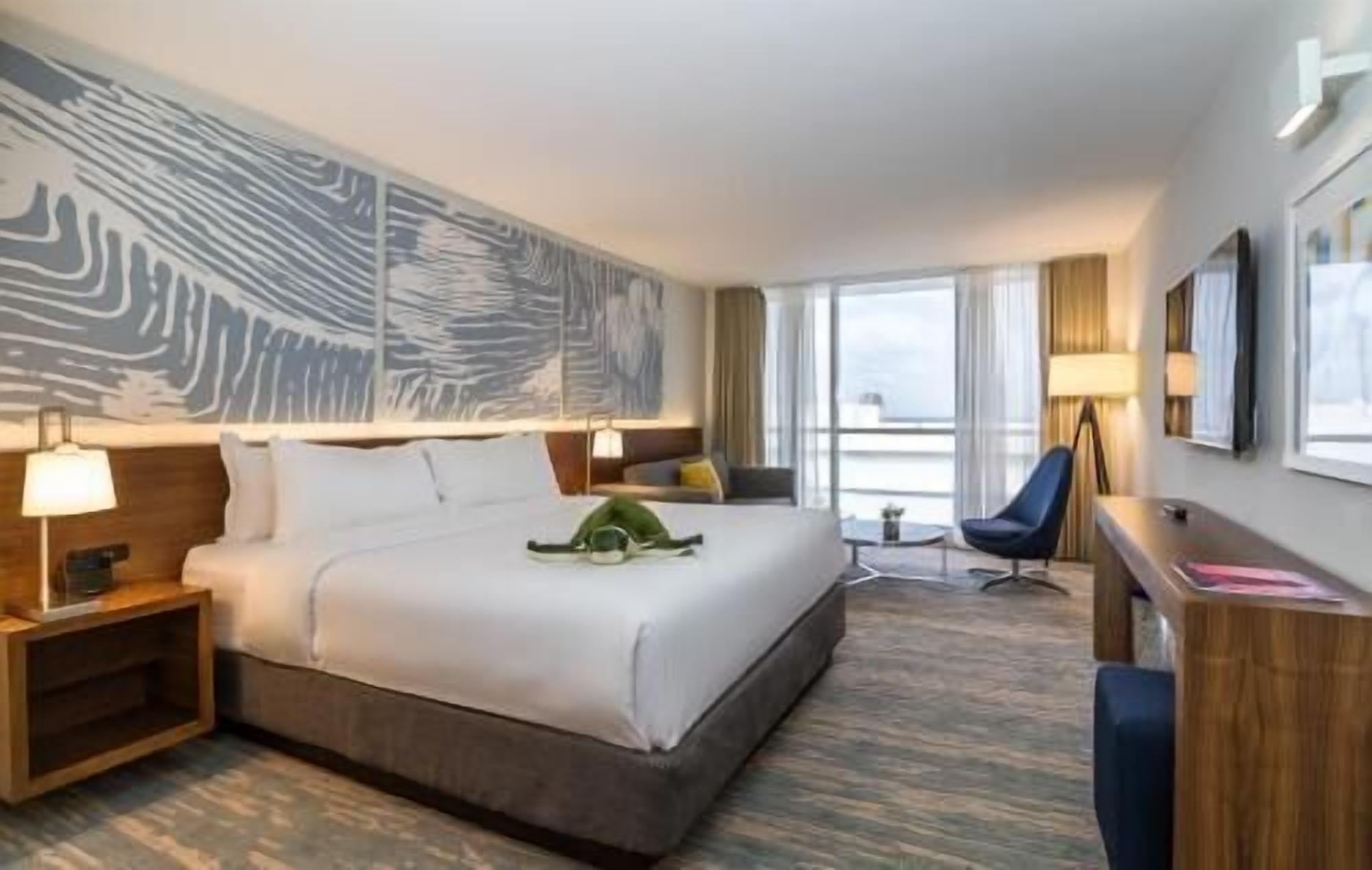 Hochwertige Bettwaren, Daunenbettdecken, Pillowtop-Betten, Zimmersafe