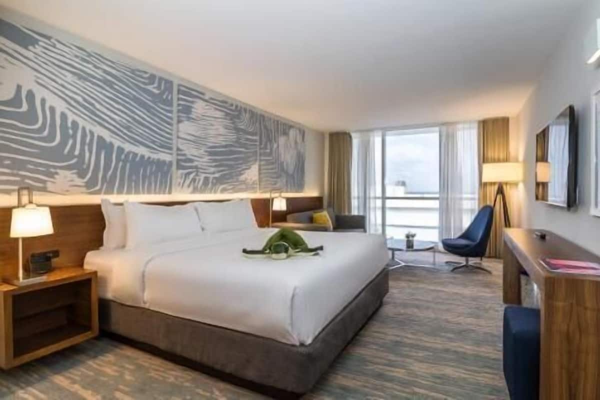 Hochwertige Bettwaren, Daunenbettdecken, Pillowtop-Betten, Zimmersafe