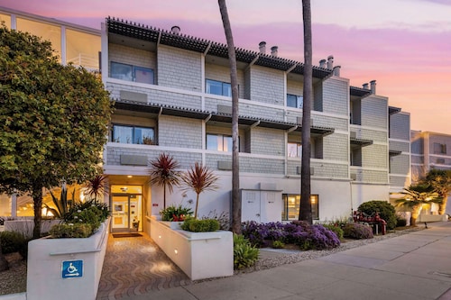 Best Western Plus All Suites Inn