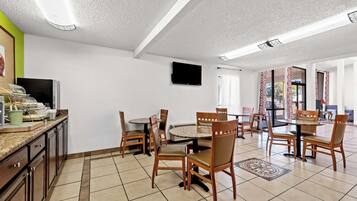 Desayuno completo incluido todos los días