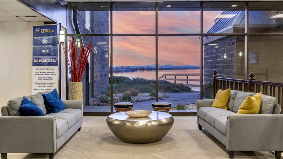 Best Western Plus Lake Front Hotel