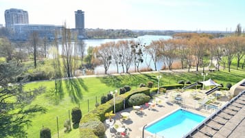Piscine extérieure (ouverte en saison)