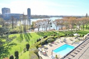 Piscina a l'aire lliure de temporada 