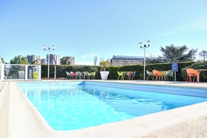 Piscina externa sazonal