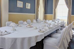 Indoor wedding - Best Western Queens Hotel (Dundee)