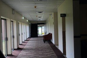 Hallway - Red Roof Inn Gurnee - Waukegan (Waukegan)
