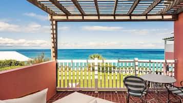 1 bedroom, Egyptian cotton sheets, premium bedding, in-room safe