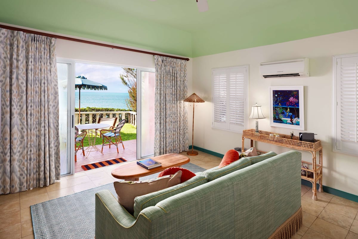 1 bedroom, Egyptian cotton sheets, premium bedding, in-room safe