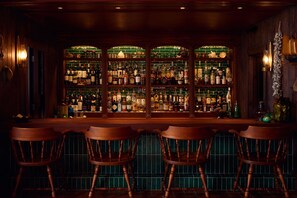 Bar (on property) - Cambridge Beaches Resort & Spa (Sandys Parish)