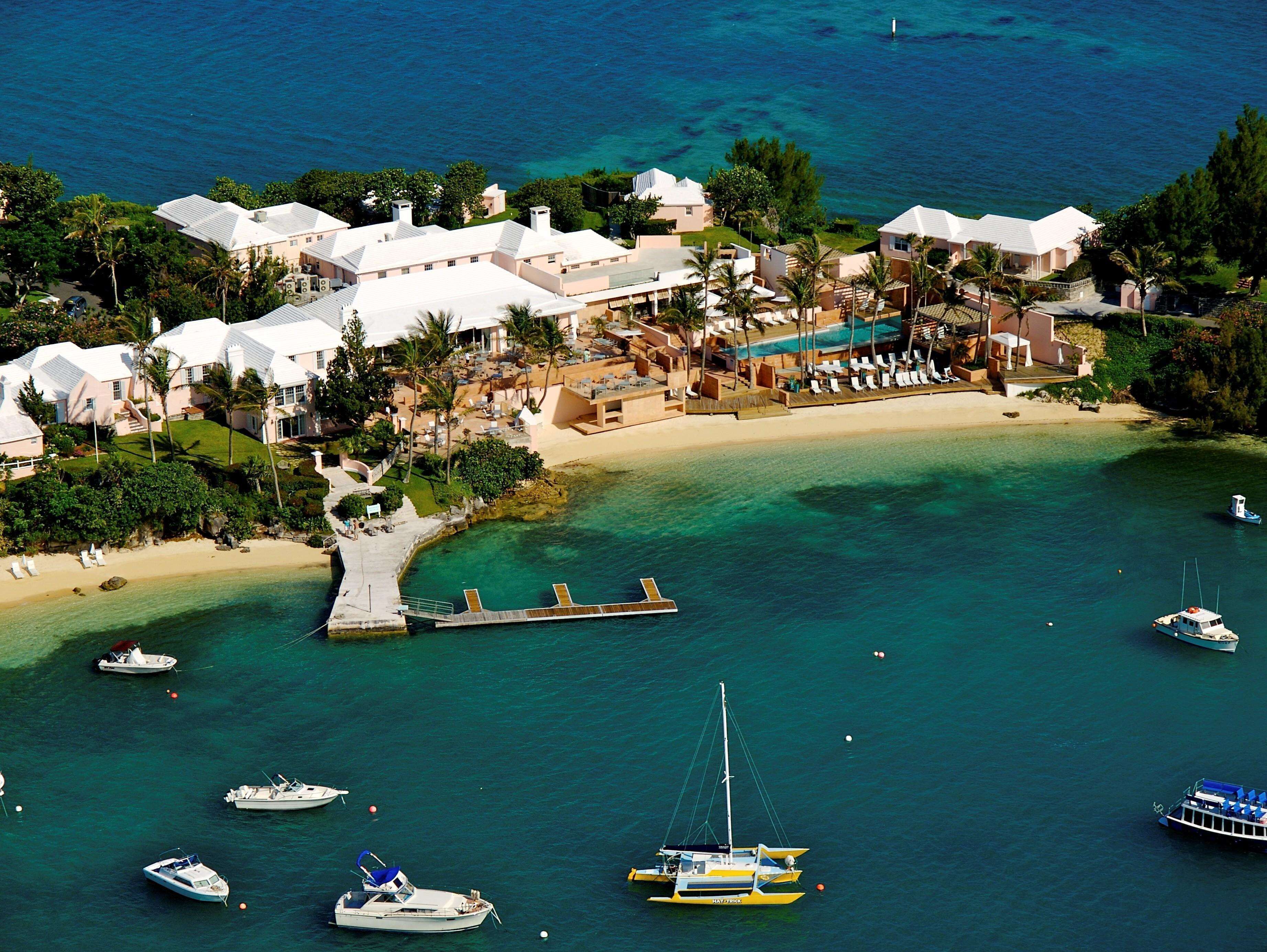 Plage privée, serviettes de plage, snorkeling, voile