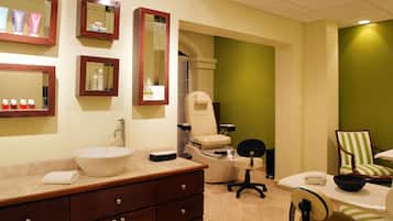 Couples treatment room(s), body treatments, aromatherapy, body wraps