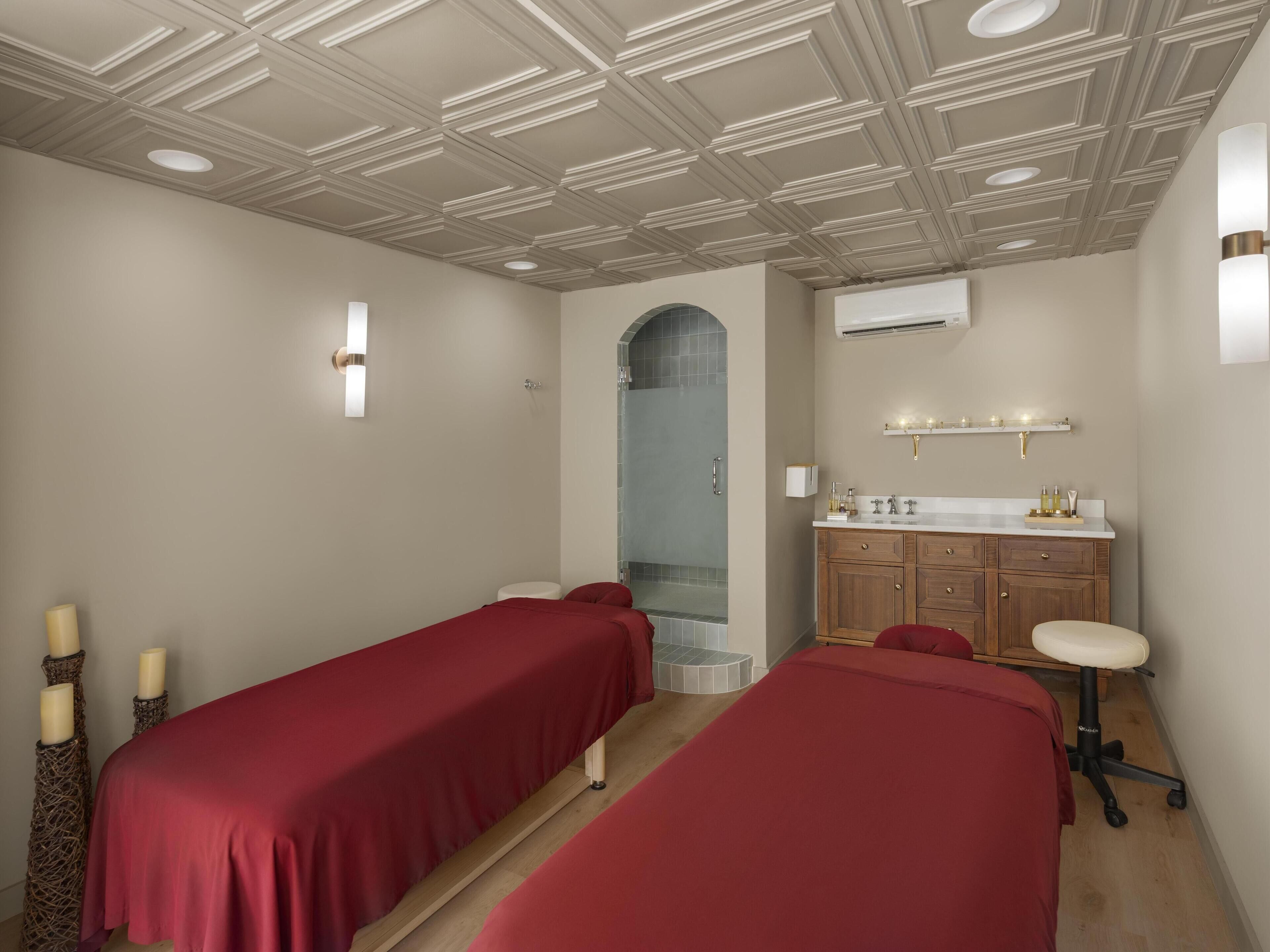 Couples treatment rooms, body treatments, aromatherapy, body wraps