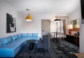 Télévision LED de 55 pouces avec chaînes par câble, télévision