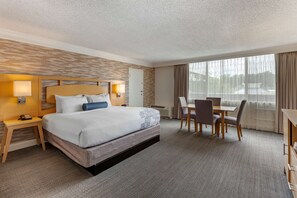 Standard Room, 1 King Bed, Non Smoking, Refrigerator | Premium bedding, in-room safe, desk, laptop workspace