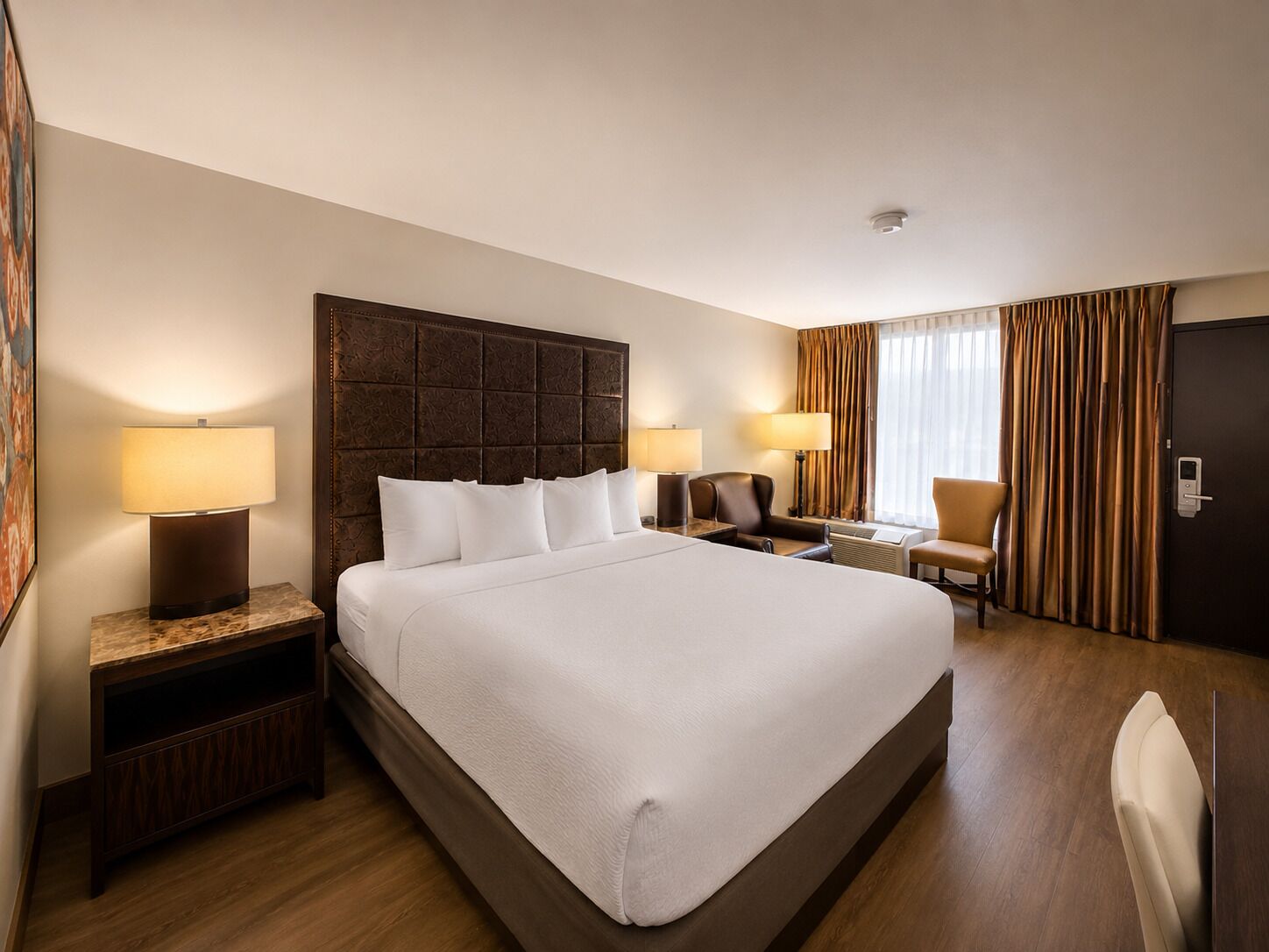 Standard Single Room, 1 King Bed, Non Smoking | Premium bedding, in-room safe, desk, blackout drapes