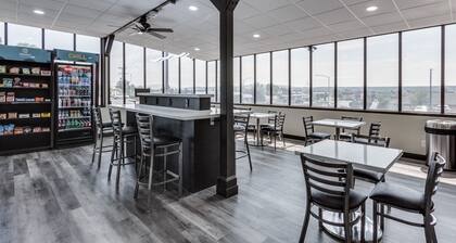 Days Inn & Suites by Wyndham Spokane