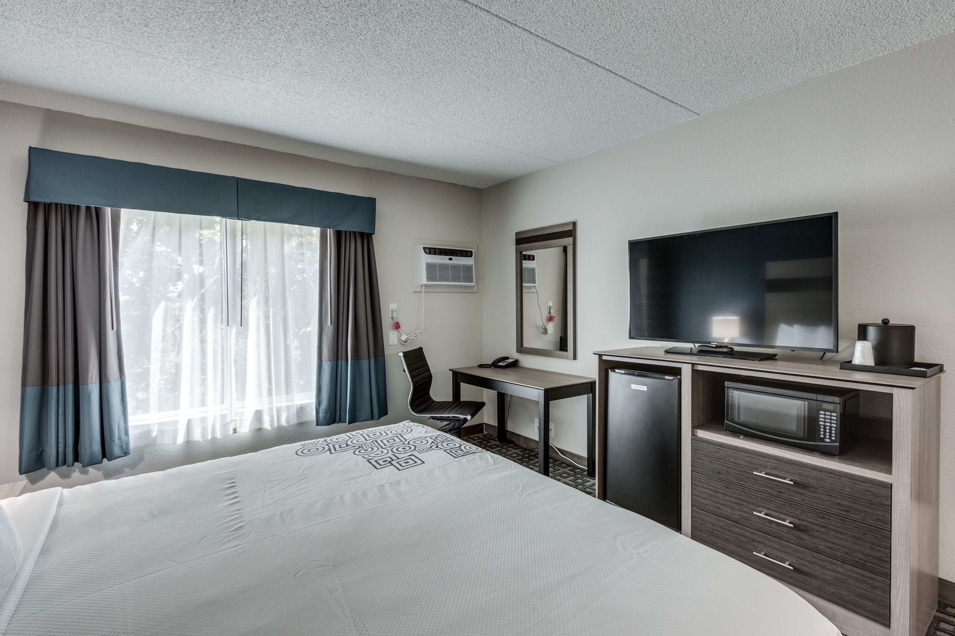Photo - Days Inn & Suites by Wyndham Spokane
