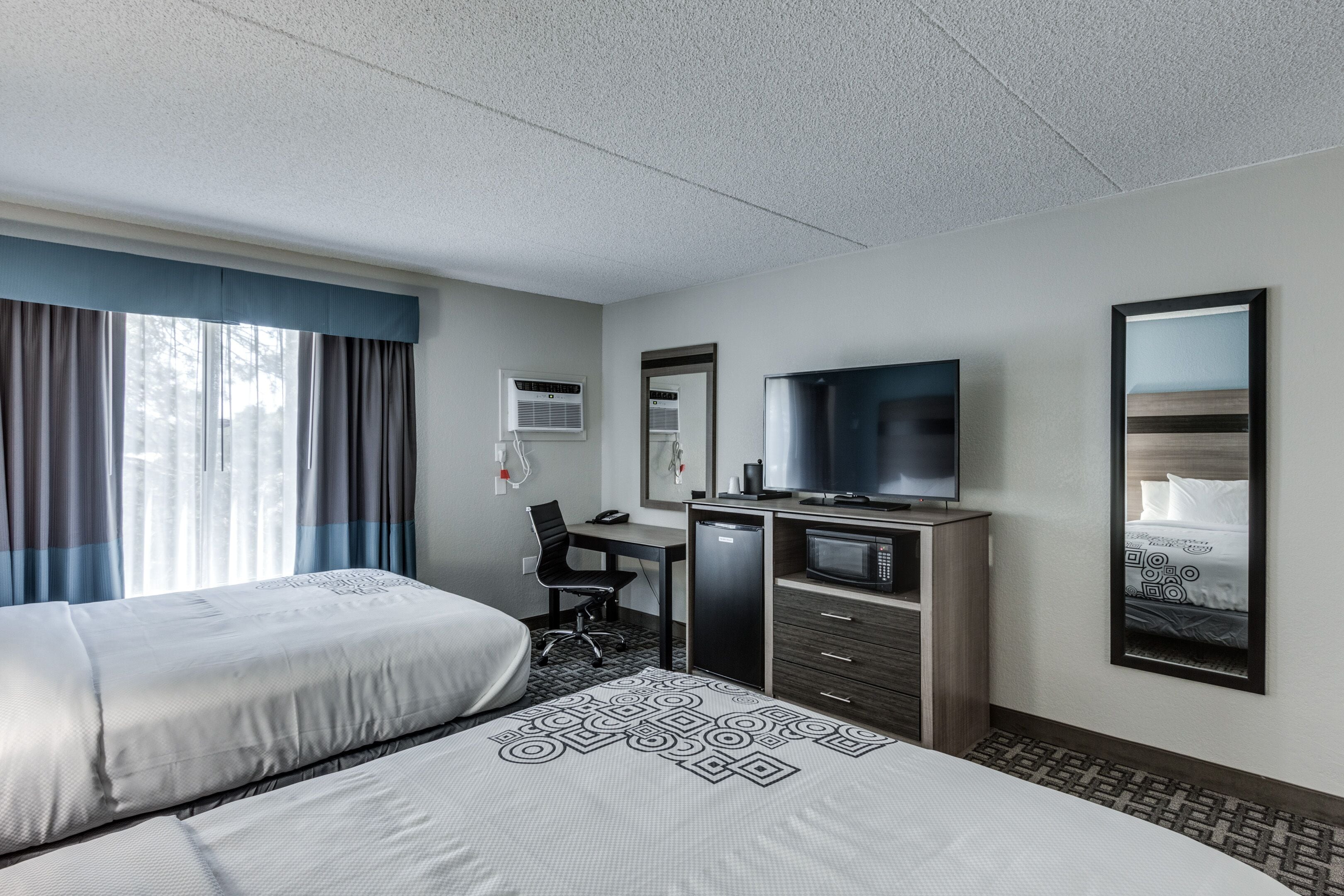 Photo - Days Inn & Suites by Wyndham Spokane