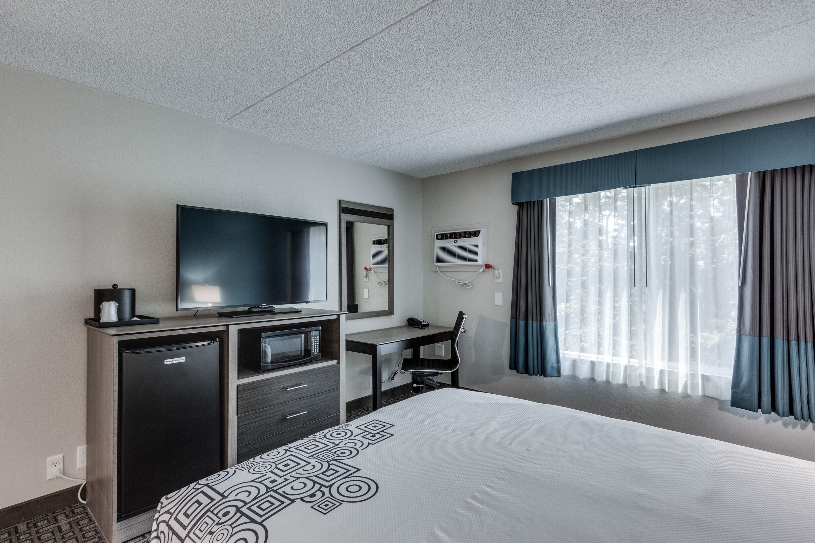 Photo - Days Inn & Suites by Wyndham Spokane