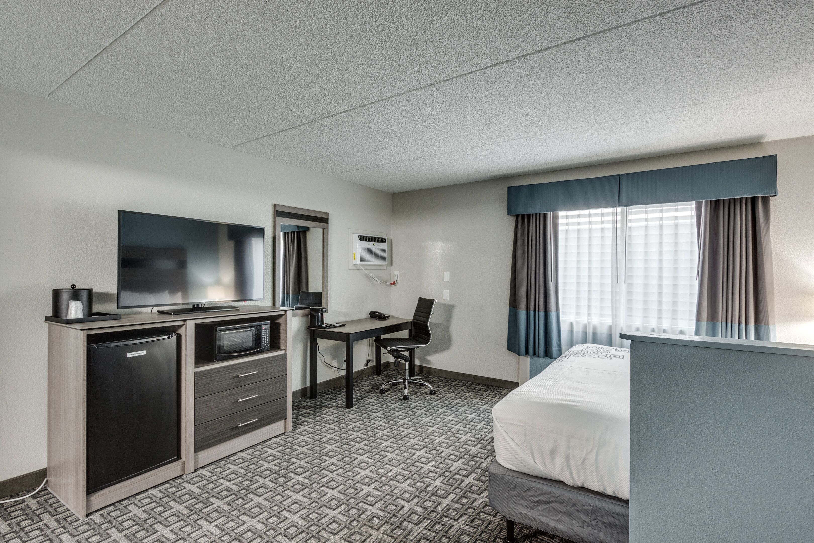 Photo - Days Inn & Suites by Wyndham Spokane