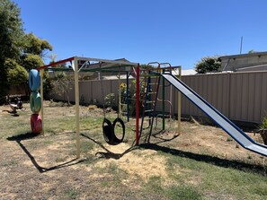 Children’s play area – outdoor