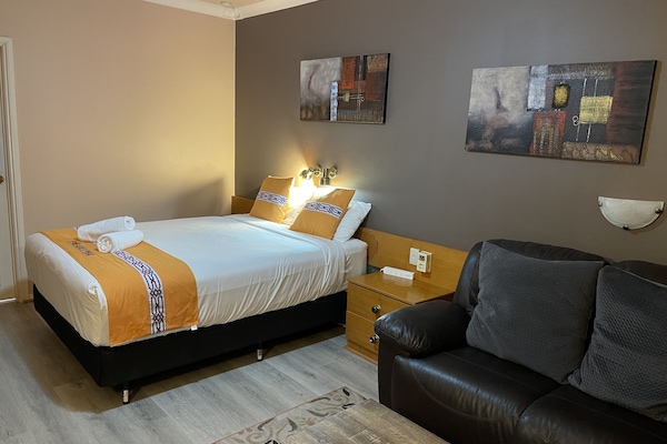 Chambre Standard, 1 chambre, non-fumeurs, baignoire à jets (Spa Room) | Fer et planche à repasser, Wi-Fi gratuit, draps fournis